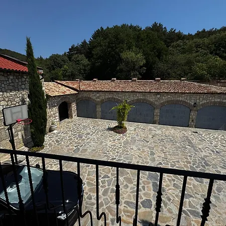 Πανσιόν Province Stone House